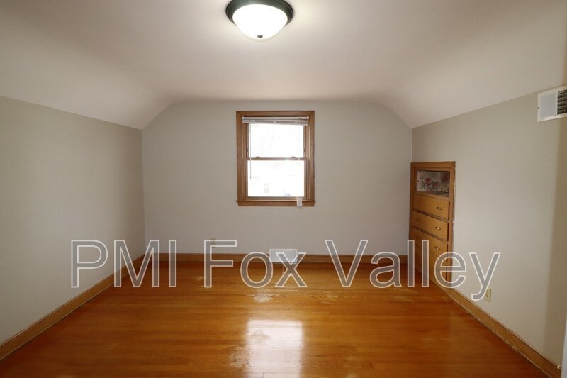 Refurbished 4-Bedroom Home property image