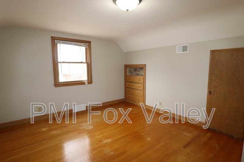 Refurbished 4-Bedroom Home property image