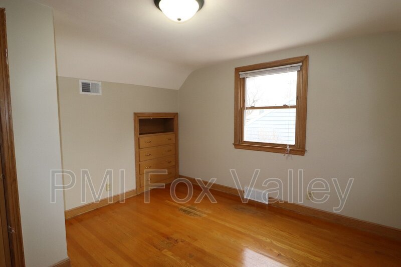 Refurbished 4-Bedroom Home property image