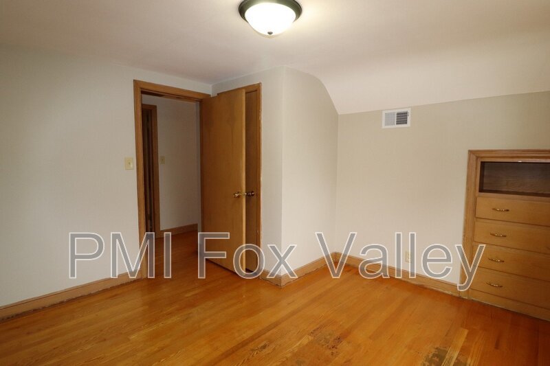 Refurbished 4-Bedroom Home property image