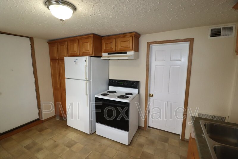 Large 2-Bed Upper Duplex property image