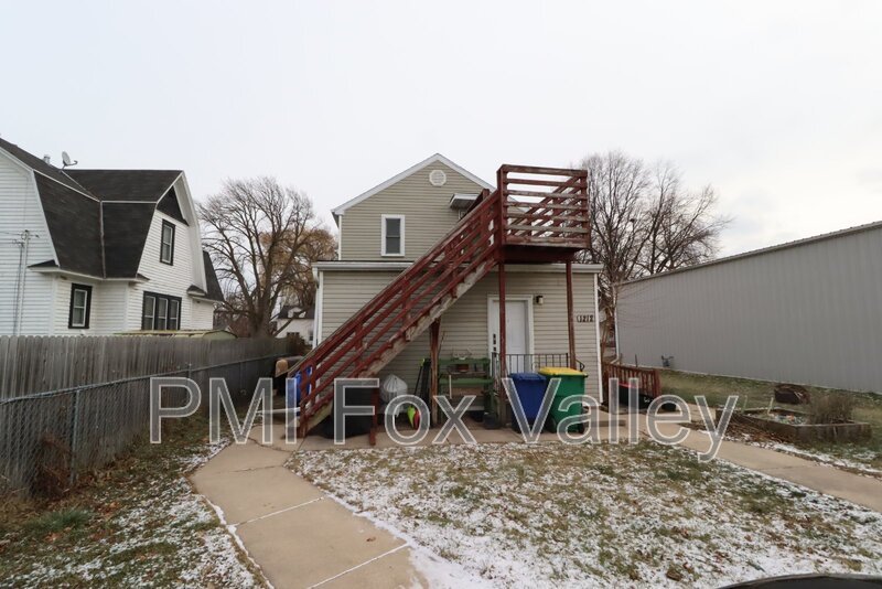 Large 2-Bed Upper Duplex property image