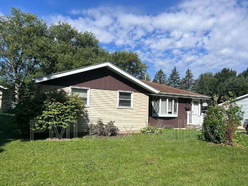 Large Updated 3 Bedroom Ranch property image