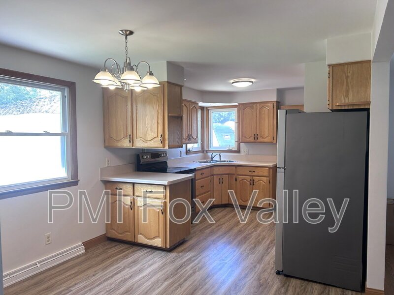 Large Updated 3 Bedroom Ranch property image