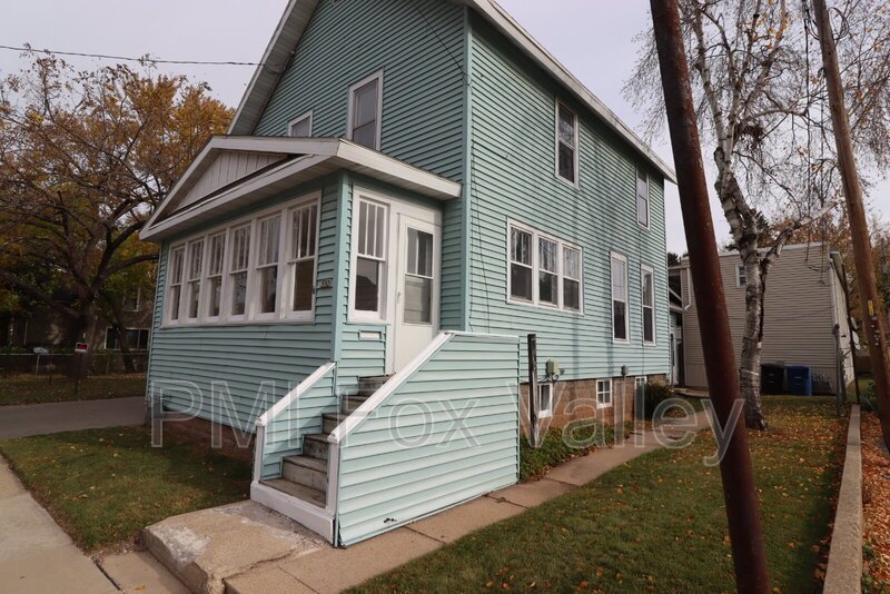 Large Updated 4 Bedroom Single Family Home property image