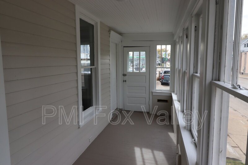 Large Updated 4 Bedroom Single Family Home property image