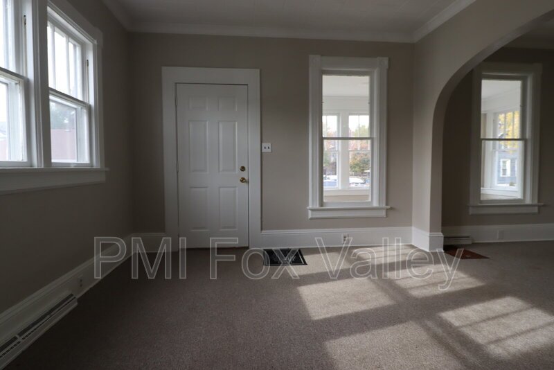 Large Updated 4 Bedroom Single Family Home property image