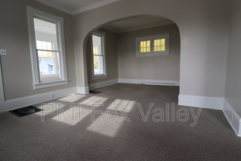 Large Updated 4 Bedroom Single Family Home property image