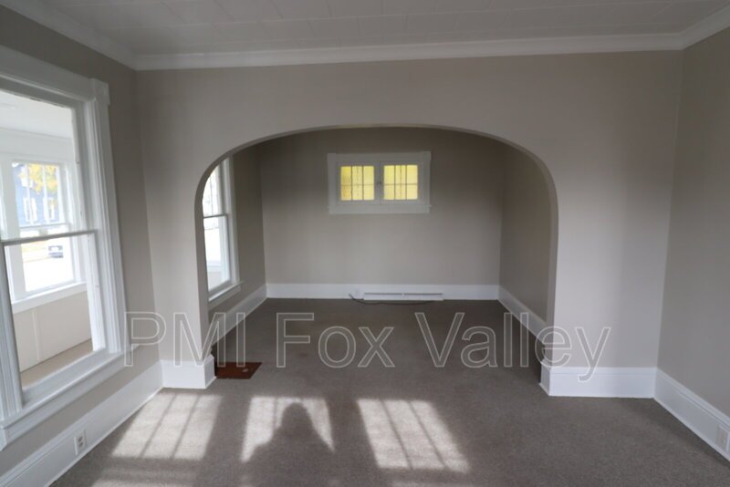 Large Updated 4 Bedroom Single Family Home property image