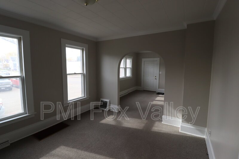 Large Updated 4 Bedroom Single Family Home property image