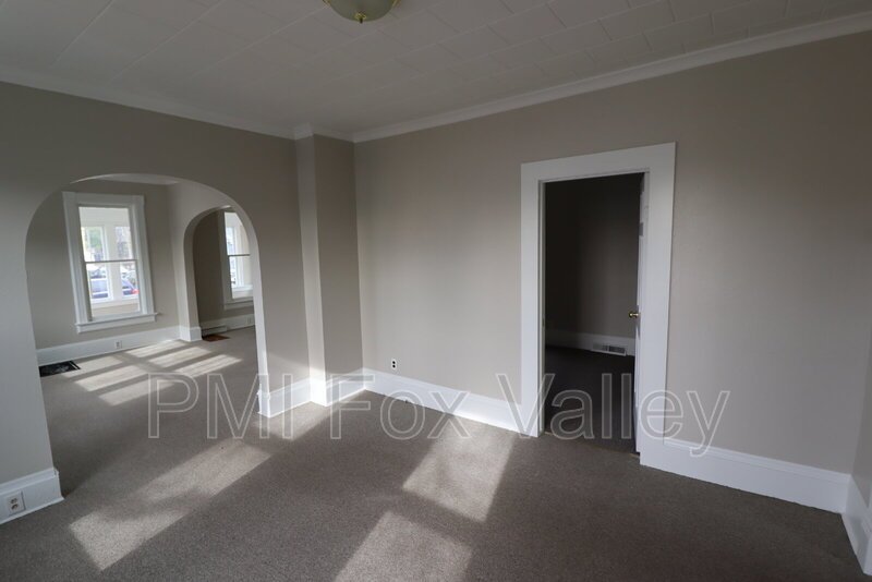 Large Updated 4 Bedroom Single Family Home property image