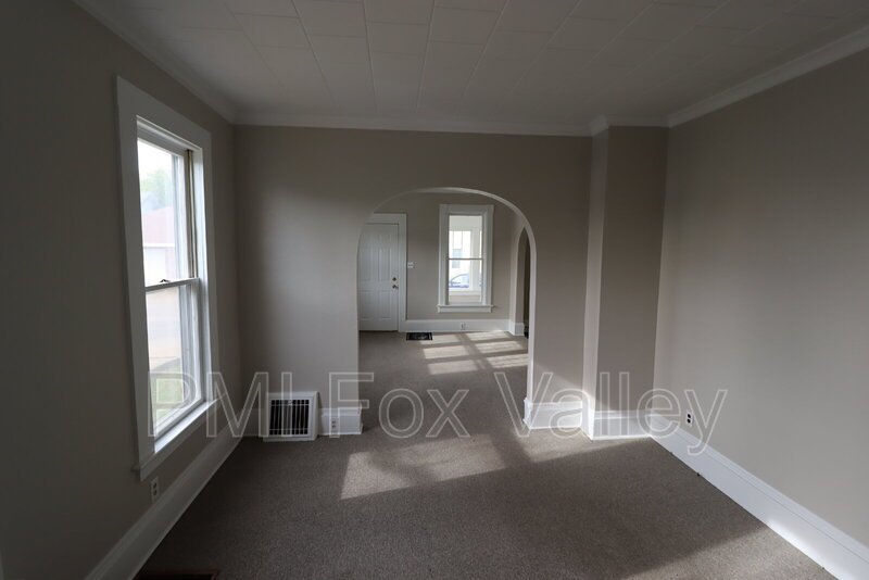 Large Updated 4 Bedroom Single Family Home property image