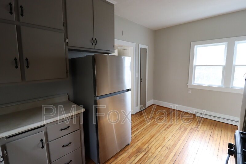 Large Updated 4 Bedroom Single Family Home property image