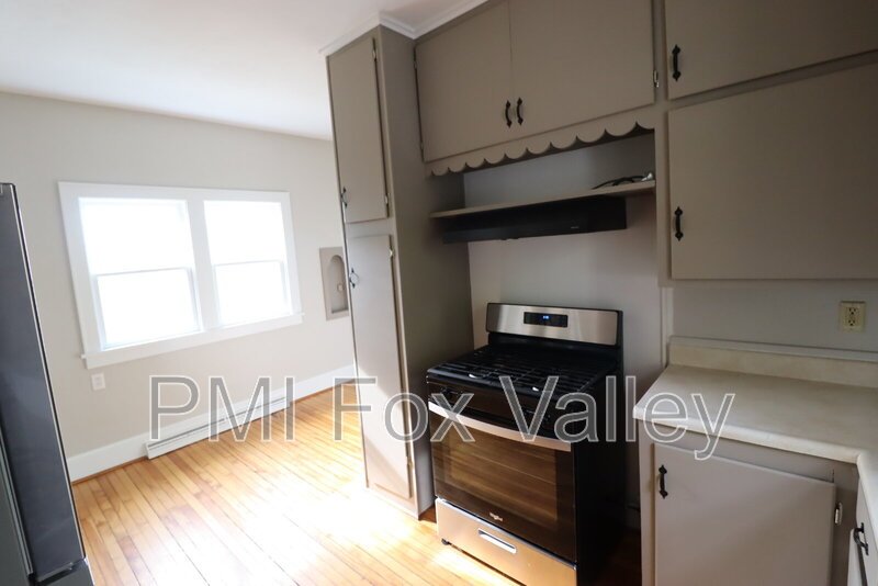 Large Updated 4 Bedroom Single Family Home property image