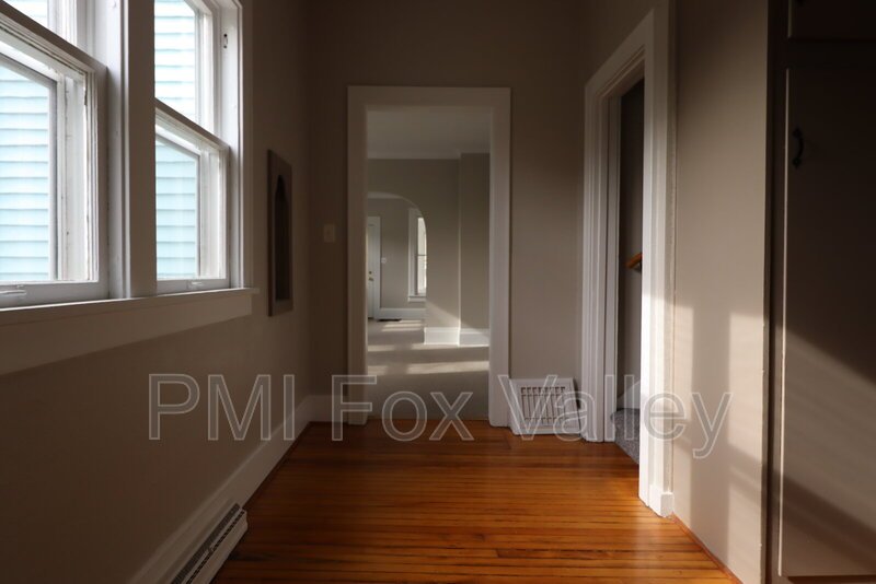 Large Updated 4 Bedroom Single Family Home property image