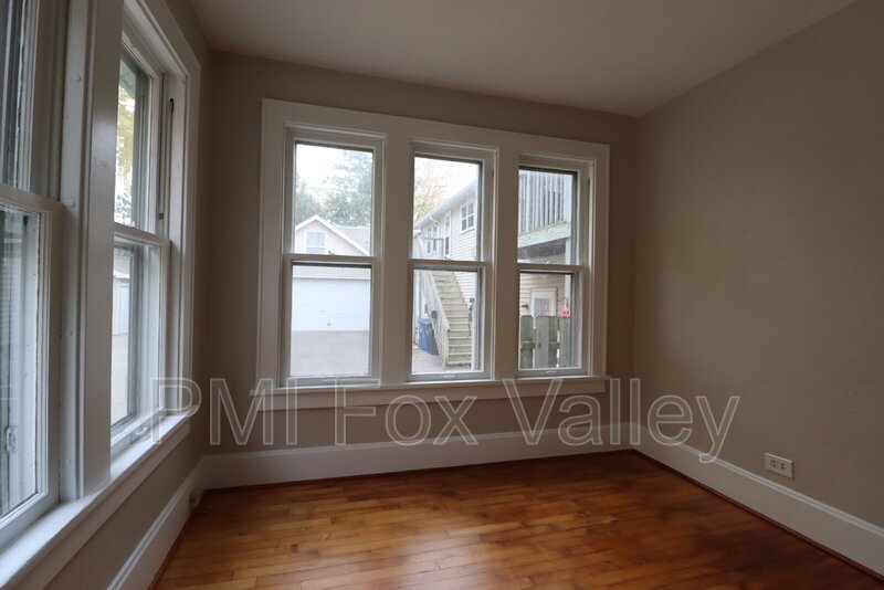 Large Updated 4 Bedroom Single Family Home property image