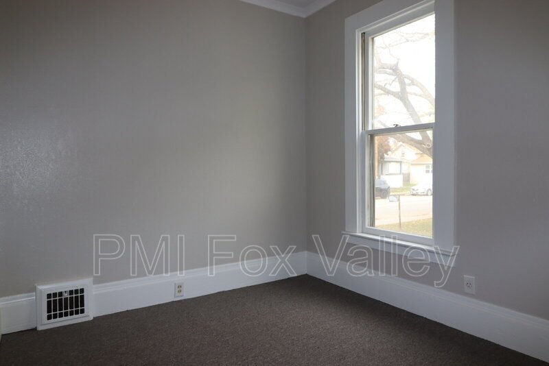 Large Updated 4 Bedroom Single Family Home property image