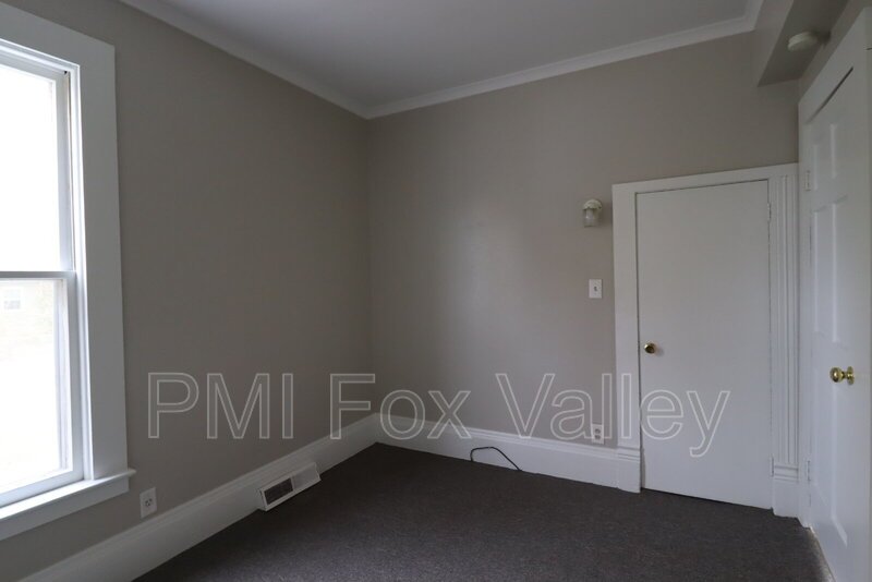 Large Updated 4 Bedroom Single Family Home property image