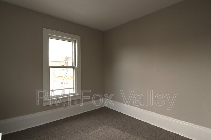 Large Updated 4 Bedroom Single Family Home property image