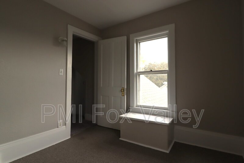 Large Updated 4 Bedroom Single Family Home property image