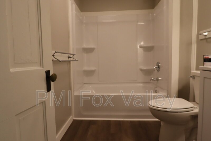 Large Updated 4 Bedroom Single Family Home property image