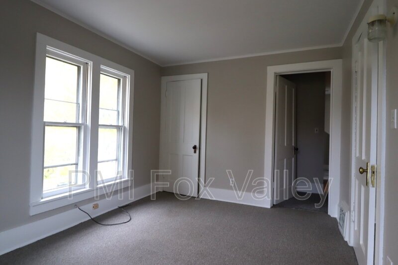 Large Updated 4 Bedroom Single Family Home property image