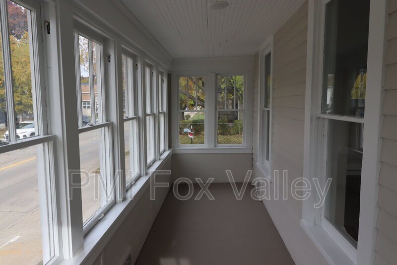 Large Updated 4 Bedroom Single Family Home property image