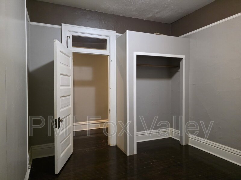 Updated 4-Bedroom Apartment in Oshkosh - 136 High Ave, Oshkosh, WI 54901 property image