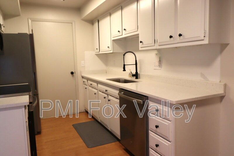 Updated 3-Bed Duplex with 1.5 Baths in Appleton property image