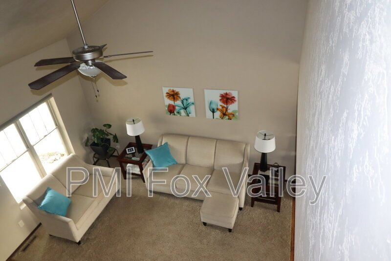 Large 3 Bedroom 2 Bath Townhouse style Duplex property image