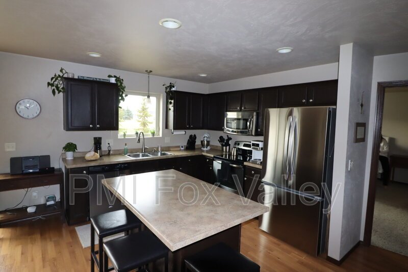 Large 3 Bedroom 2 Bath Townhouse style Duplex property image