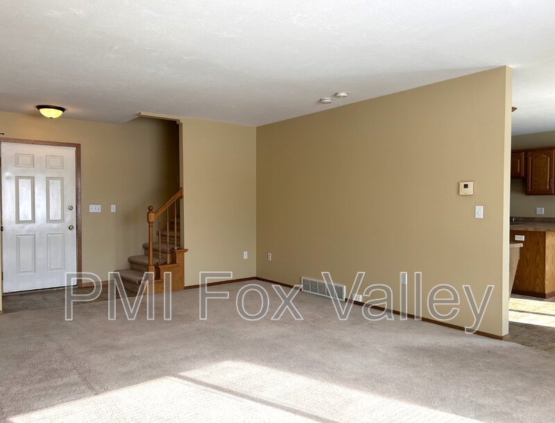 Spacious 3 Bedroom 1.5 Bath Duplex property image
