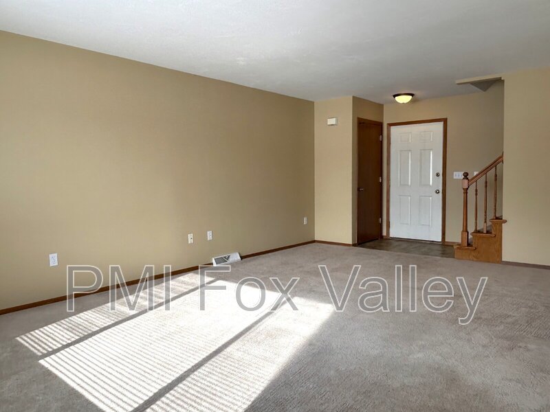 Spacious 3 Bedroom 1.5 Bath Duplex property image