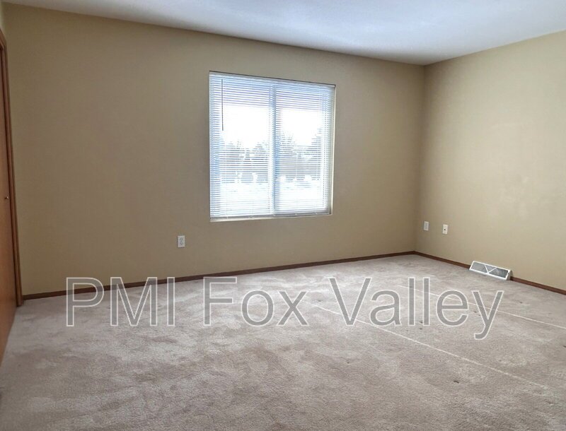 Spacious 3 Bedroom 1.5 Bath Duplex property image