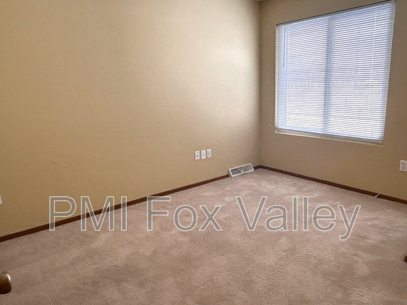 Spacious 3 Bedroom 1.5 Bath Duplex property image