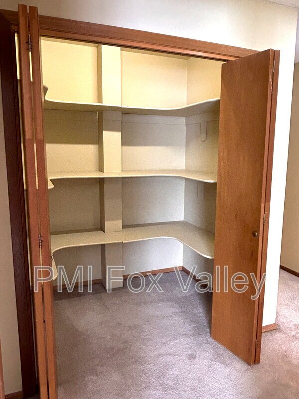 Spacious 3 Bedroom 1.5 Bath Duplex property image