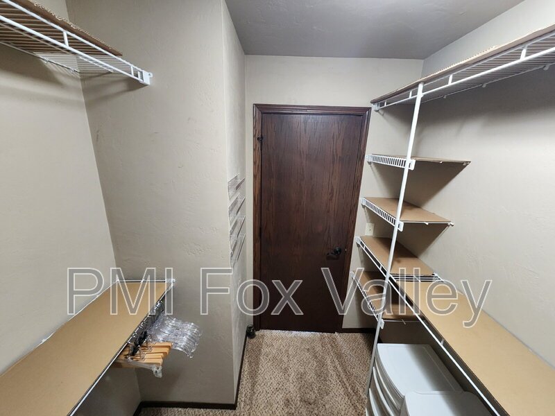 Large 3 Bedroom 2 Bath Townhouse style Duplex property image