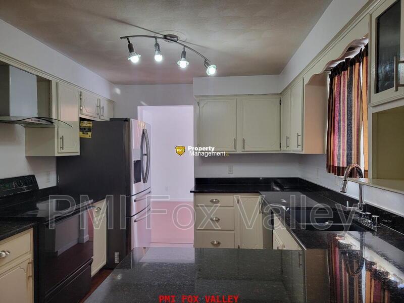 4 Bedroom Double Split Level Ranch property image