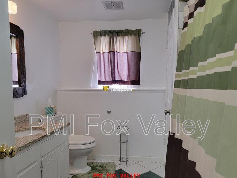 4 Bedroom Double Split Level Ranch property image