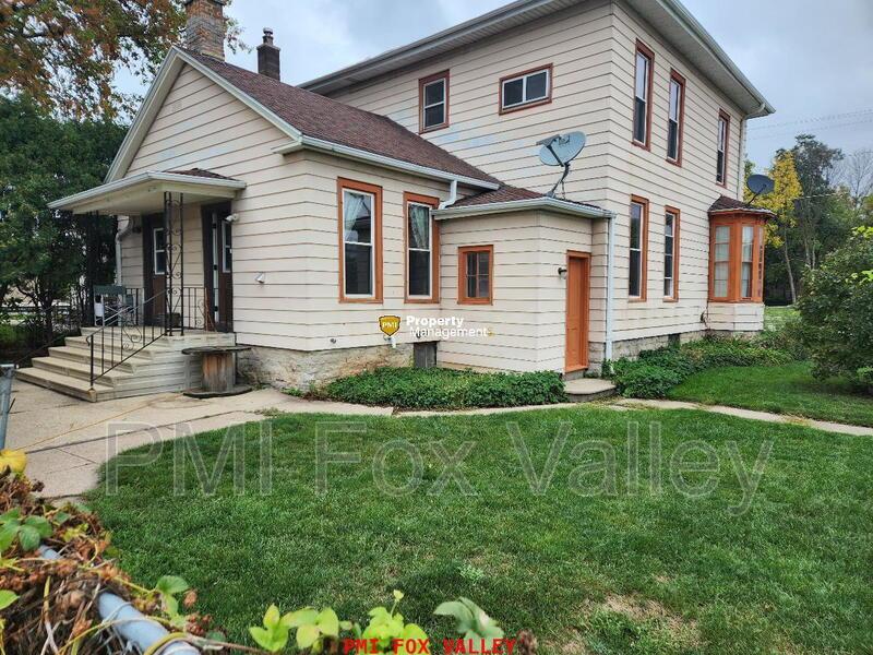 2 Bed Duplex in Oshkosh, WI - Perfect for cozy living! property image
