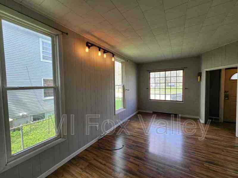 2 Bed Duplex in Oshkosh, WI - Perfect for cozy living! property image