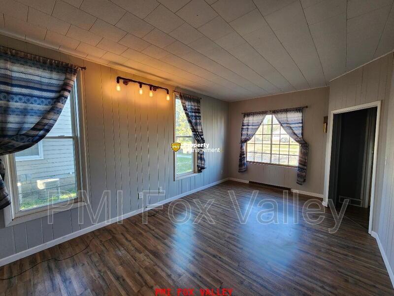 2 Bed Duplex in Oshkosh, WI - Perfect for cozy living! property image