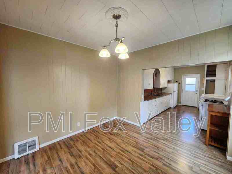 2 Bed Duplex in Oshkosh, WI - Perfect for cozy living! property image
