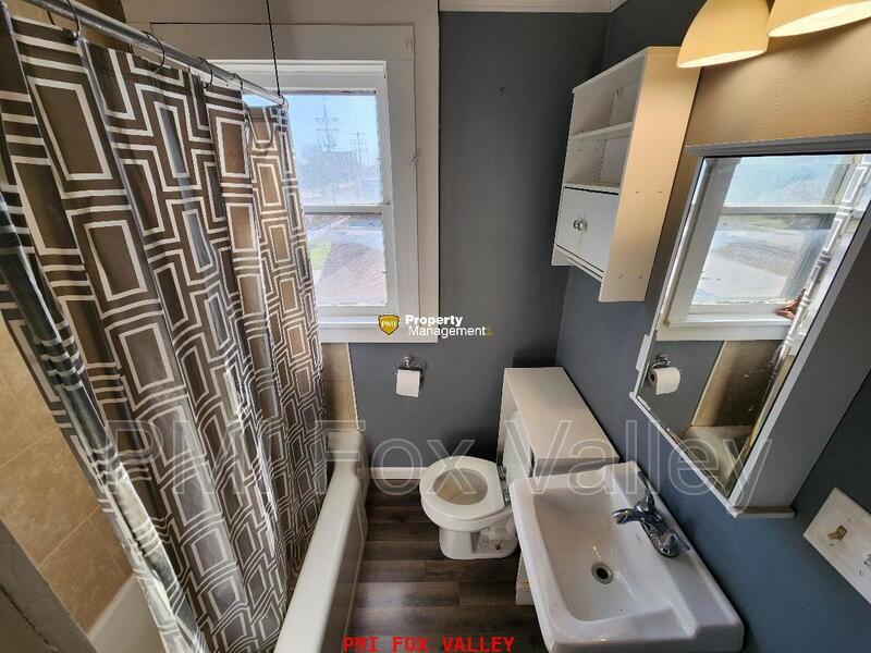 2 Bed Duplex in Oshkosh, WI - Perfect for cozy living! property image