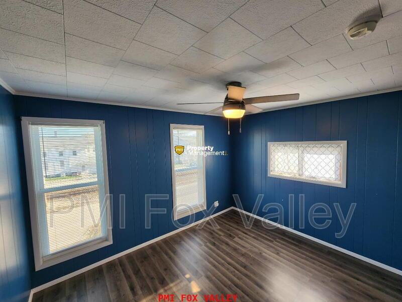 2 Bed Duplex in Oshkosh, WI - Perfect for cozy living! property image