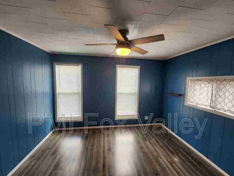2 Bed Duplex in Oshkosh, WI - Perfect for cozy living! property image
