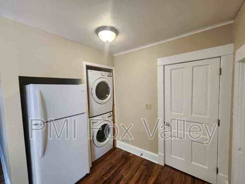 Large Bedrooms UPPER Oshkosh $1025 property image