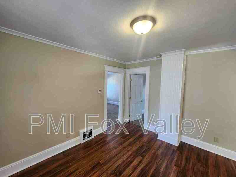 Large Bedrooms UPPER Oshkosh $1025 property image