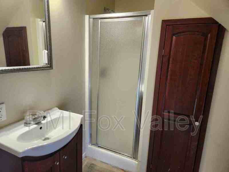 Large Bedrooms UPPER Oshkosh $1025 property image
