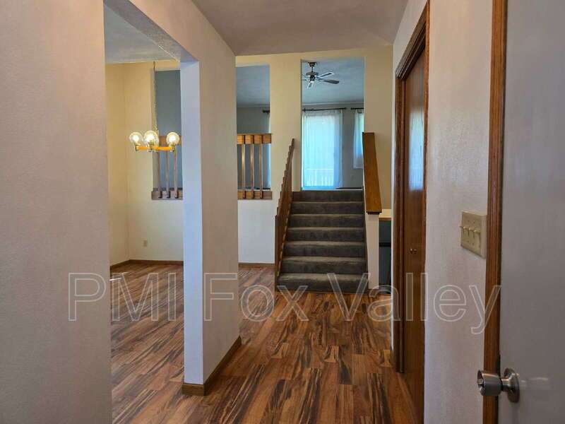 Newly renovated 3-Bed, 2-Bath Duplex Retreat in Appleton property image